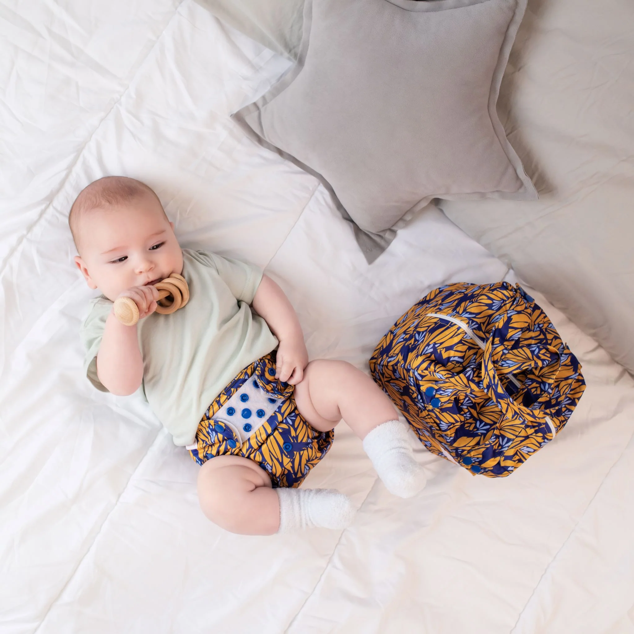 Beginner Reusable Cloth Nappy Set (w/Pod) | Look No Feather - Image 3