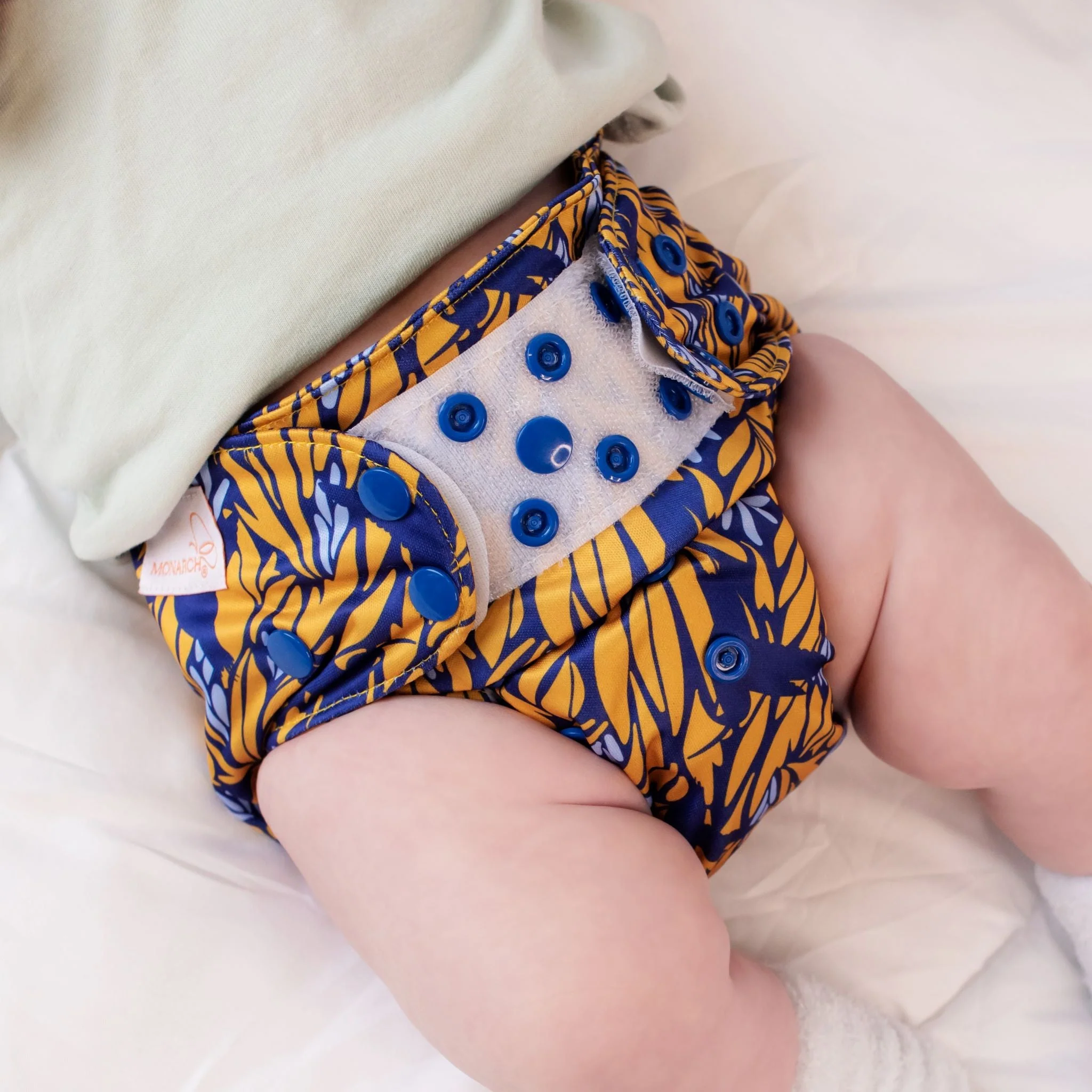 Beginner Reusable Cloth Nappy Set (w/Pod) | Look No Feather - Image 7