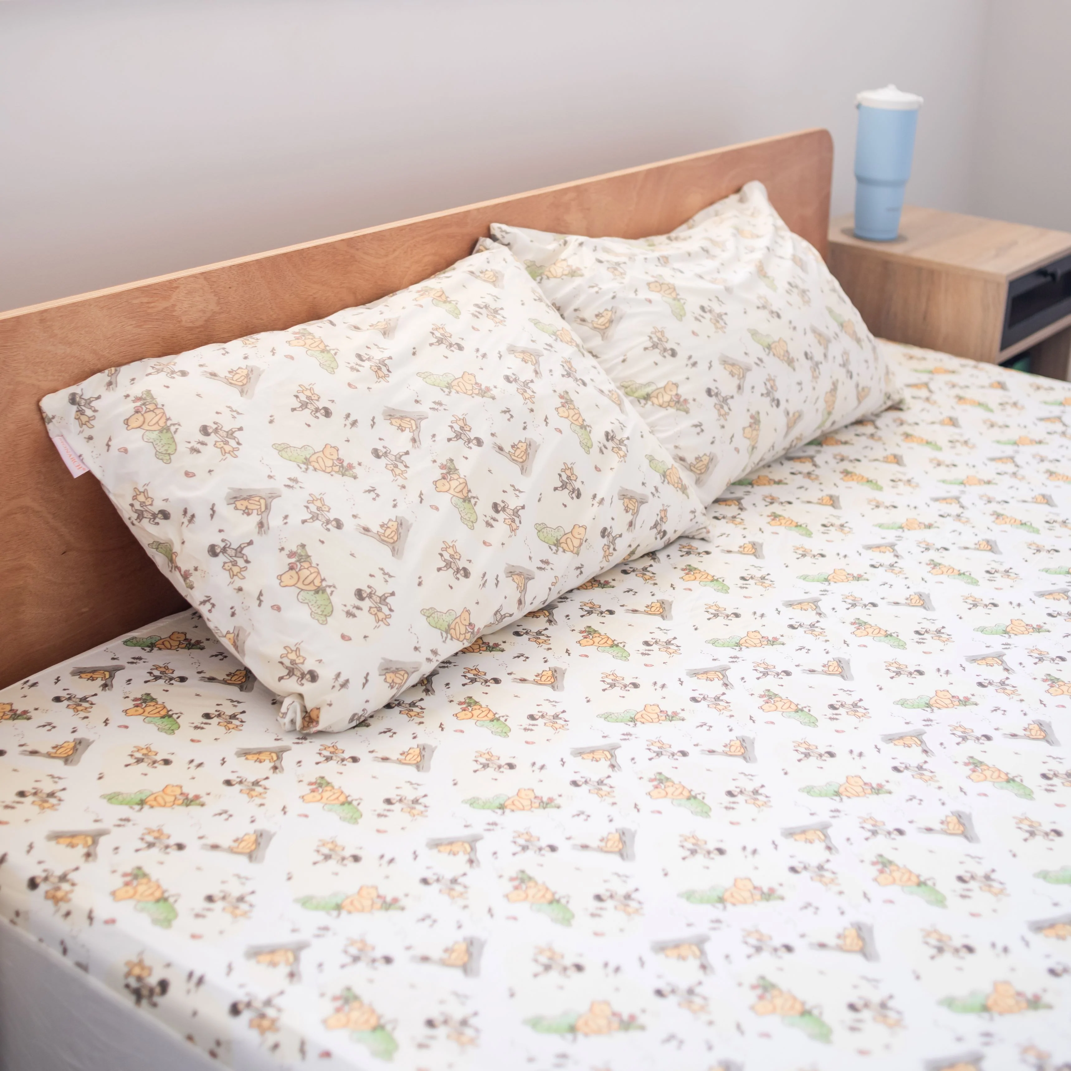 [SECONDS] No-Leak Fitted Sheet | Classic Pooh - Image 3